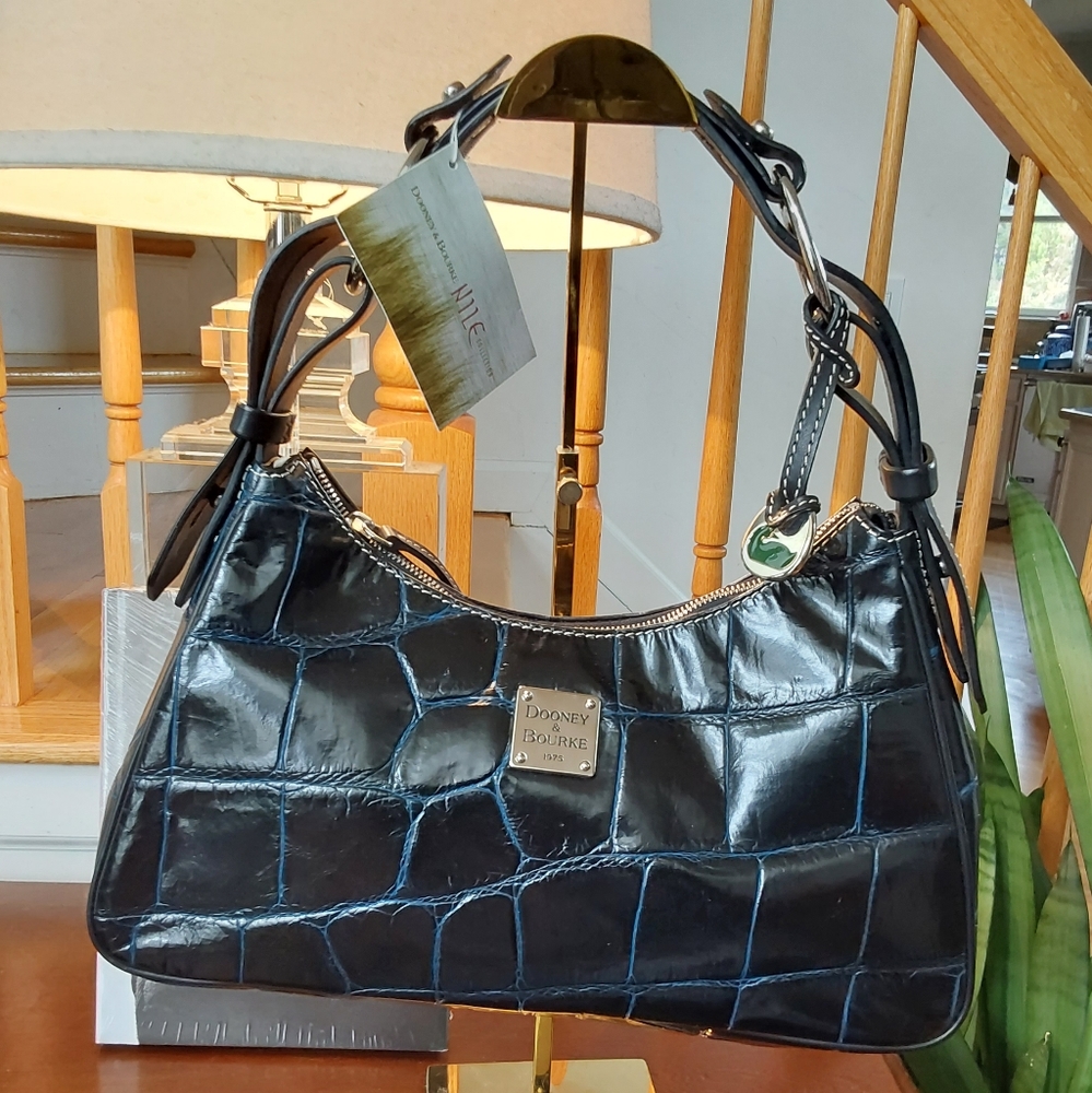 DOONEY & BOURKE LARGE HOBO - Nile Collection